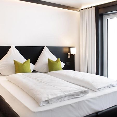 Blb Hotel By Wmm Hotels 布劳博伊伦 外观 照片